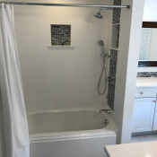 Shower/tub combo with mosaic tile